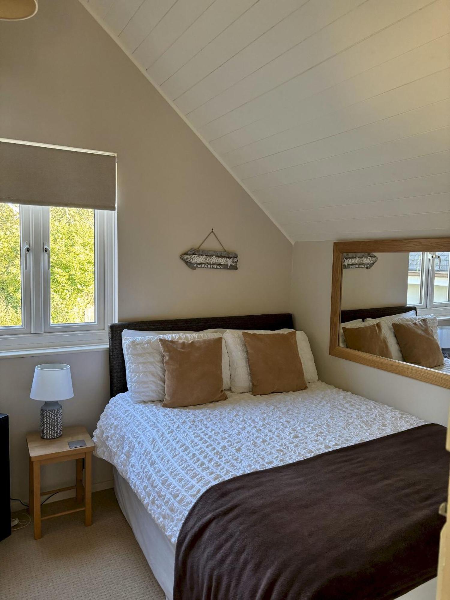 Kinsale - Cotswolds Lakeside - Spring Lodge *